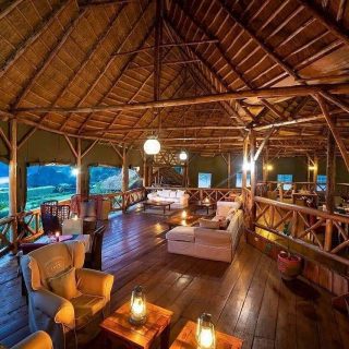 This GeM offers incomparable luxury, breath-taking scenery and outstanding opportunities to observe the unique. The lodge is just a few minutes away from the lush green tropical rain forest of Kibale Forest National Park home to the Chimpanzee