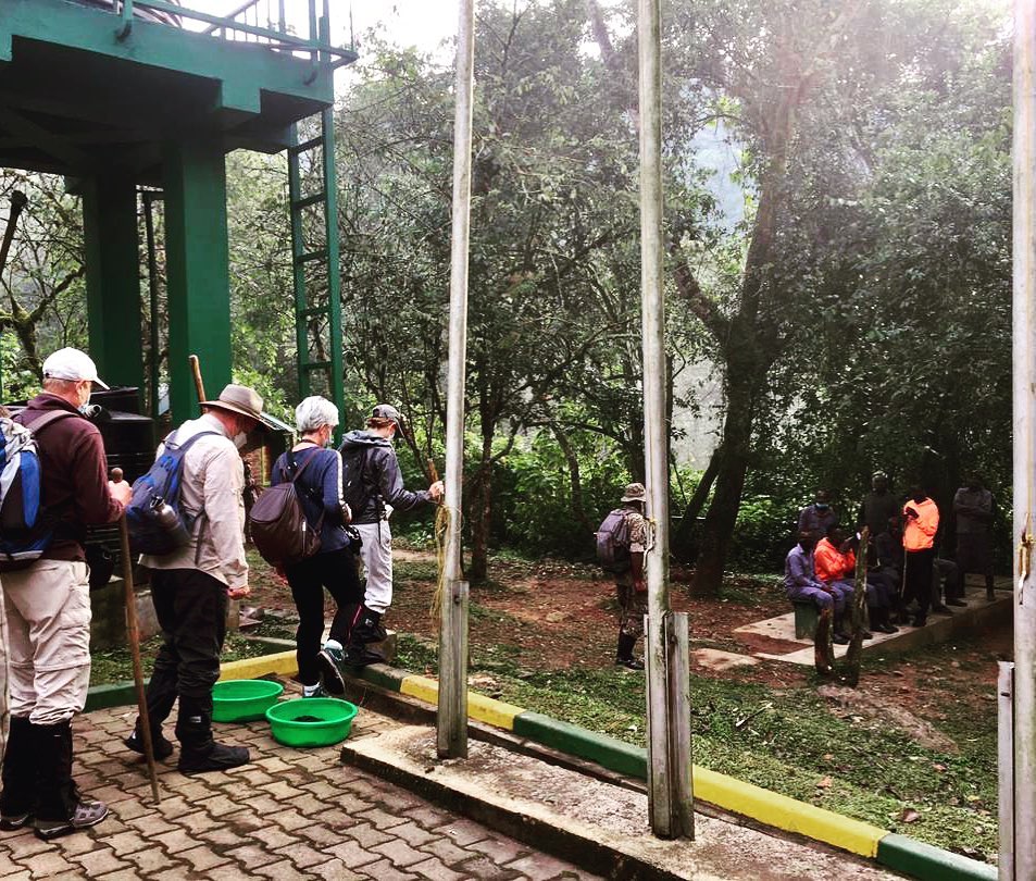 Day 5.14.01.2022 #ugandamountaingorillas #briefing #rusheguragroup #trekking #bwindiforest #buhomalocation #travelwithus #pridenaturesafaris #supporttourism #sustainability #conservation